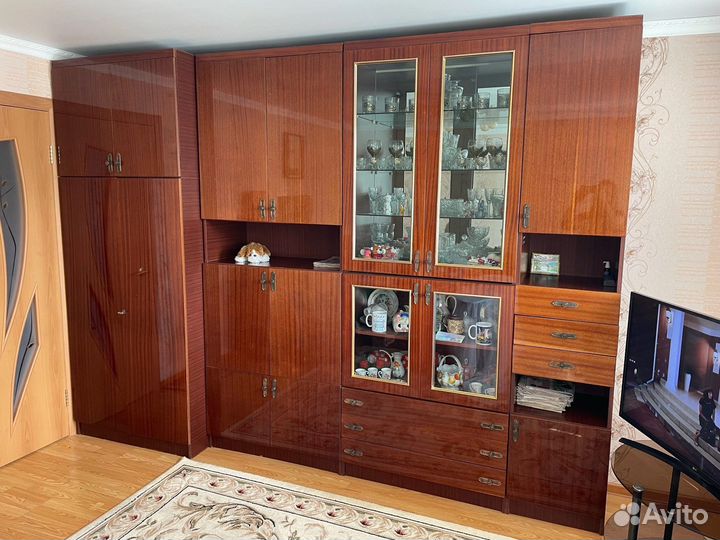 Стенка в гостиную