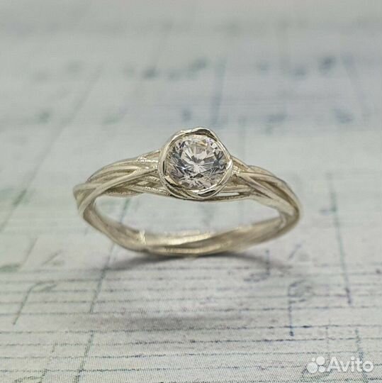 Серебряное кольцо женское