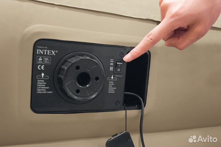 Надувная кровать Intex Queen 152х203х30 см + насос