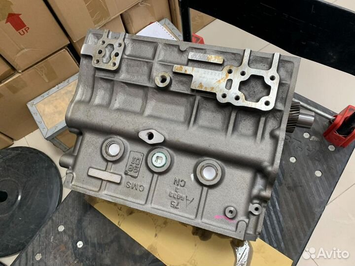 Двигатель yanmar 4TNV98T шорт блок в сборе