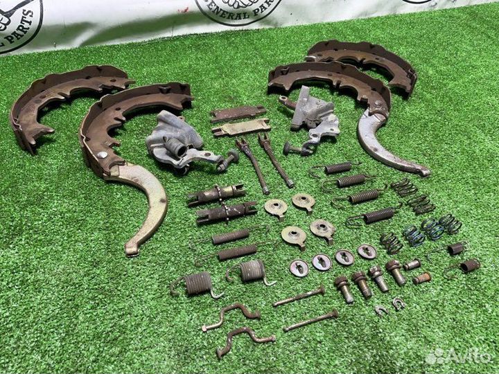 Механизм стояночного тормоза Toyota Land Cruiser