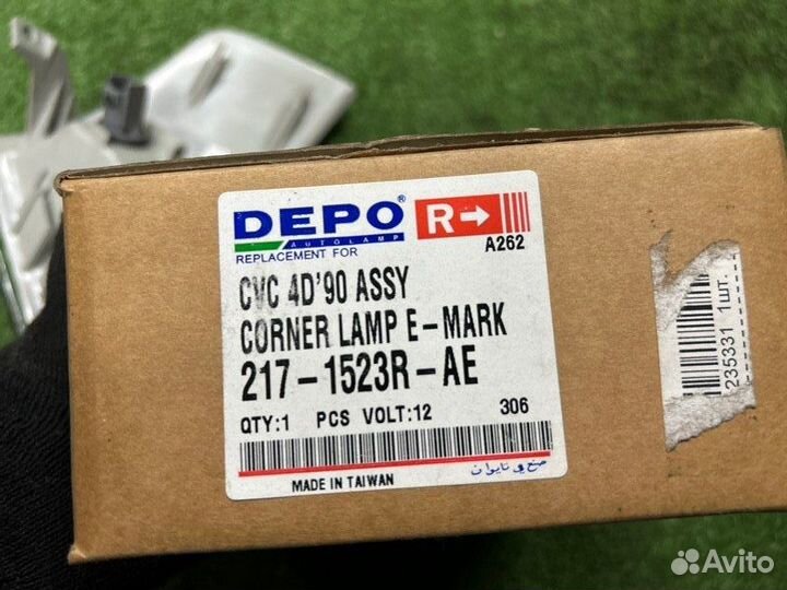 Поворотник передний правый Honda Civic