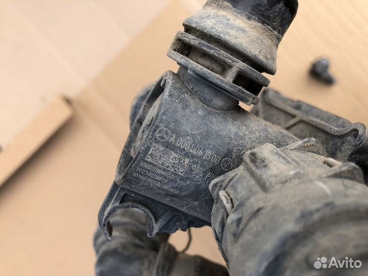 Термостат Mercedes клапан системы охлаждения