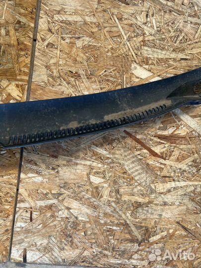 Жабо планка под лобовое Audi A8 D3