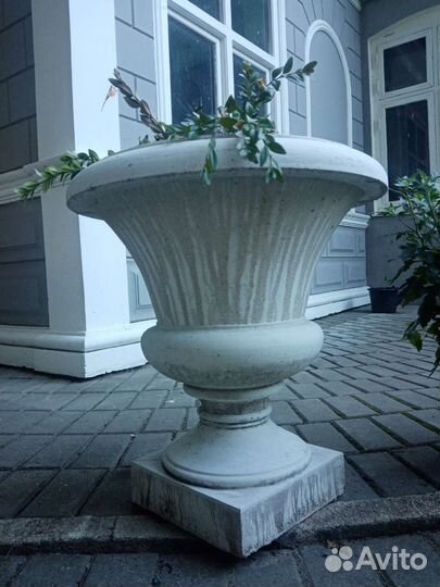Вазоны уличные
