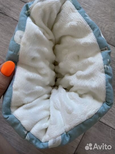 Нарукавник для кормления и подушка для малыша