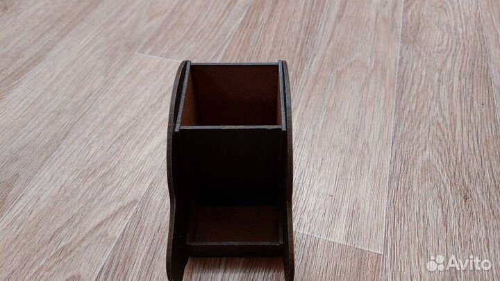 Подставка для канцелярии машинка