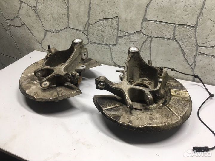 Цапфа задняя правая Bmw 7-Seria F02 4.4 10