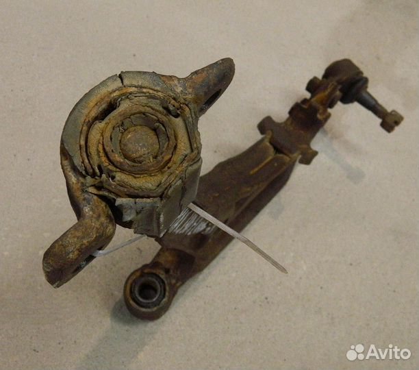 Рычаг передний левый Nissan Maxima J30 3.0