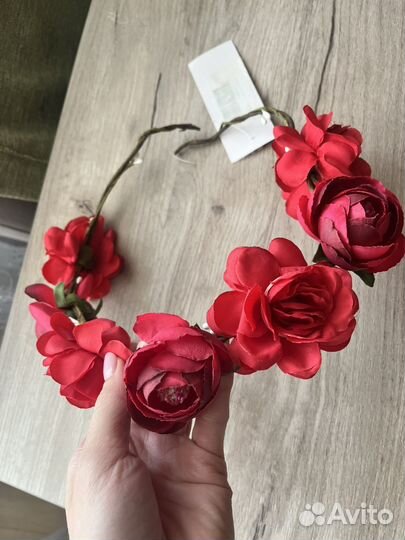 Веночек с розами и пионами