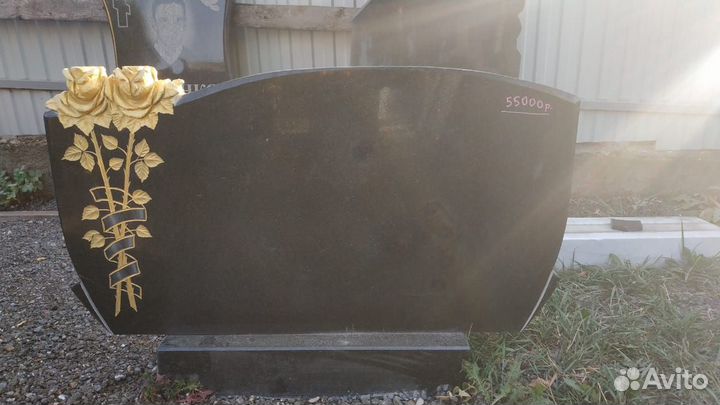 Изготовление памятников, скульптур. Красный гранит