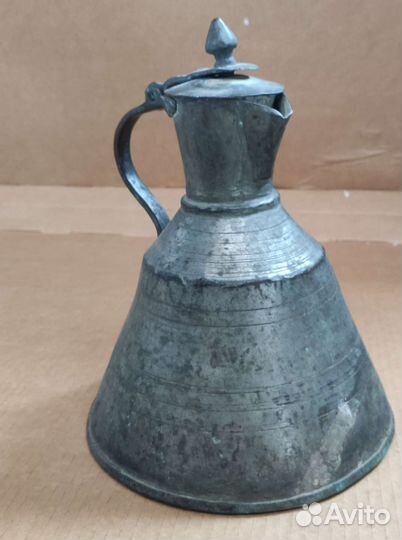 Кувшины медные