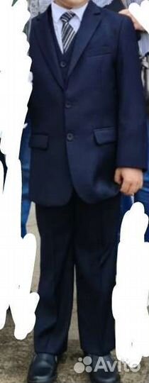 Костюм (пиджак, брюки, жилет)