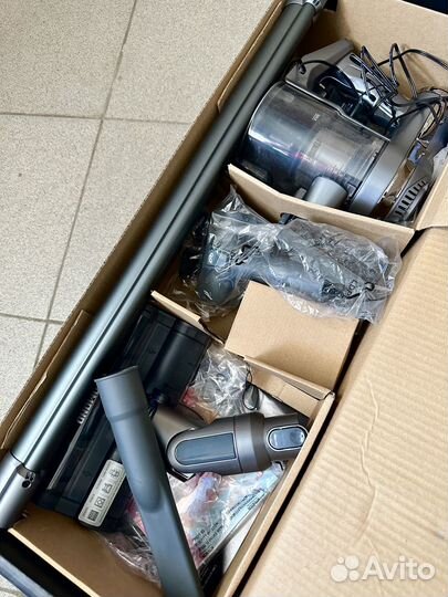 Новый беспроводной ручной пылесос redmond RV-UR374