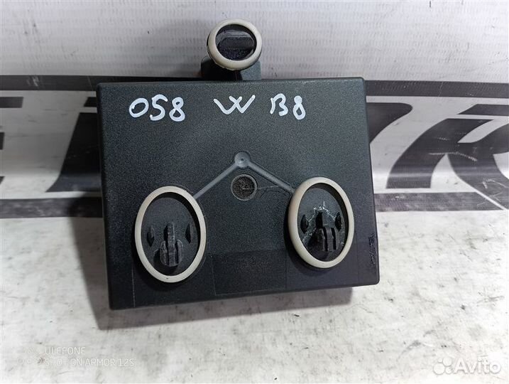 Блок управления дверьми левый Volkswagen Passat B8