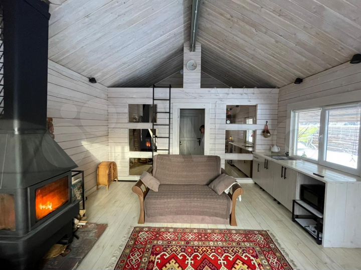 Дом 35 м² на участке 4 сот.