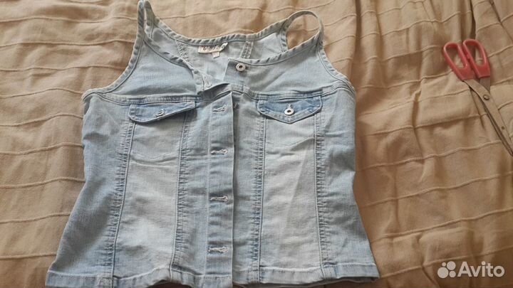 Спортивная кофта и джинсовый топ