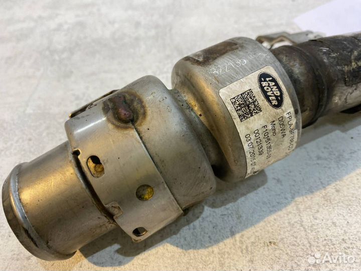 Патрубок интеркулера Range Rover 3.0 LR077735 прав