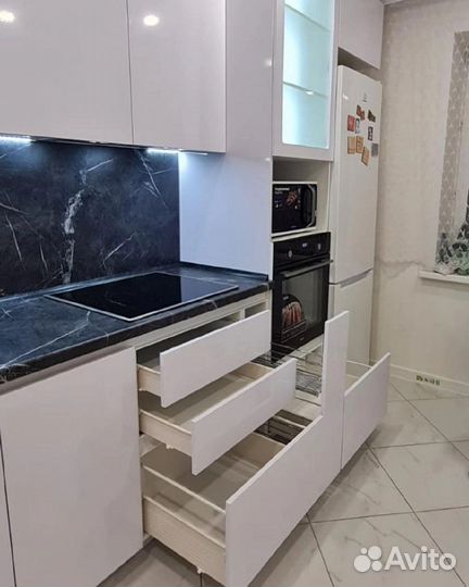 Кухня белая на заказ