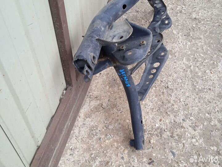 Задний подрамник Skoda Octavia A5