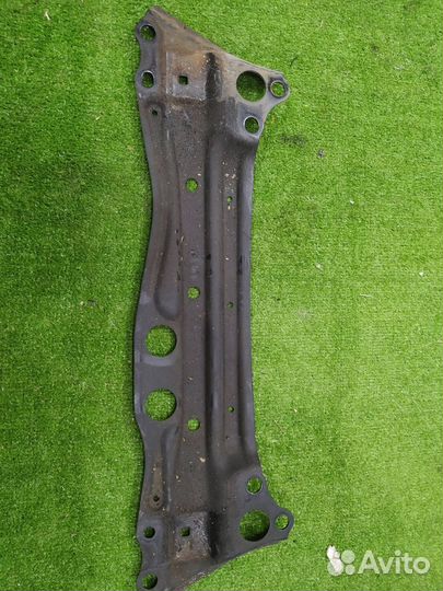 Балка под двс Lexus Ct200H 2zrfxe 2011