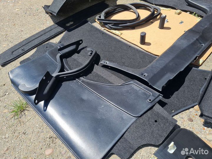 Обшивка багажника Toyota Progres