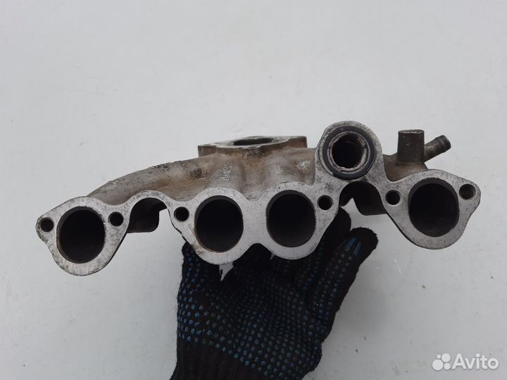 Коллектор впускной Volkswagen Passat B3