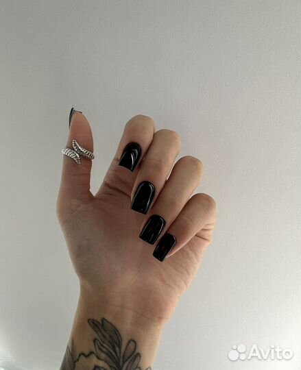 Услуги мастера маникюра и педикюра