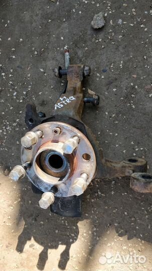 Кулак поворотоный левый Astra H 5 отв