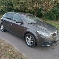 Kia Ceed 1.4 MT, 2010, 370 000 км, с пробегом, цена 600 000 руб.