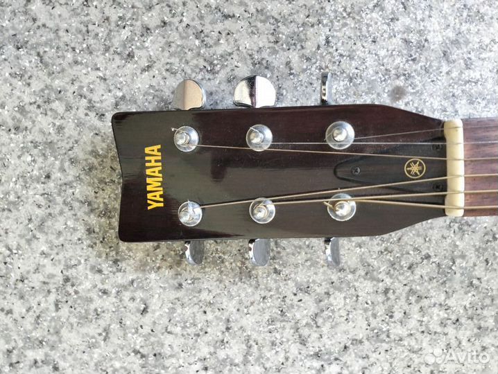 Yamaha FG-152