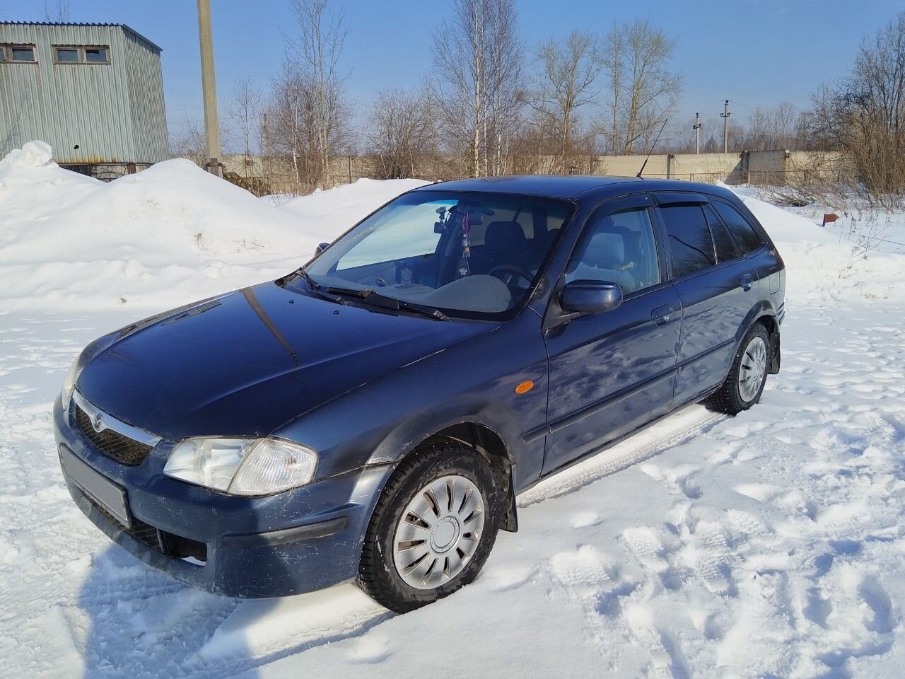 Mazda 323: фото владельца