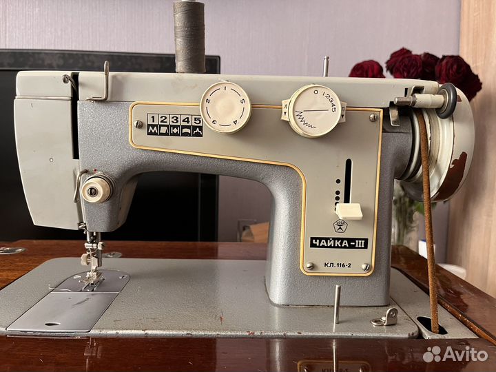 Швейная машинка Чайка 3 с тумбой