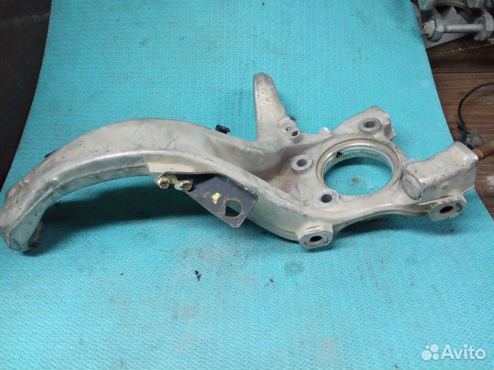 Кулак поворотный Honda Legend