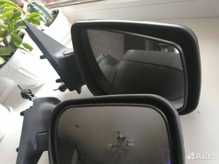 Зеркало заднего вида