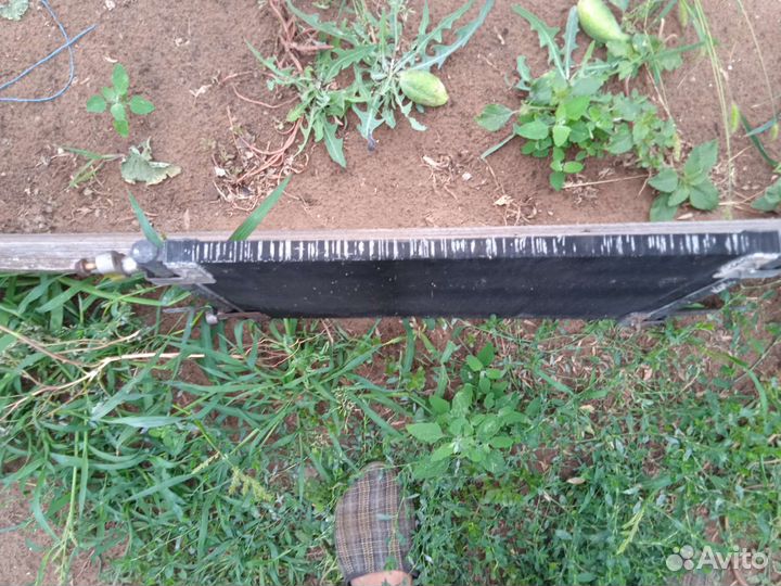 Радиатор кондинционера,передние тормозные колодки