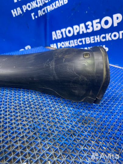 Воздуховод Opel Astra H седан 2008