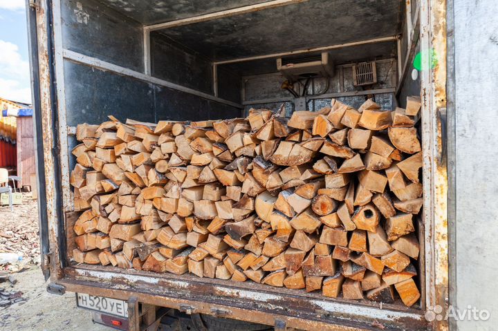 Дрова березовые навалом