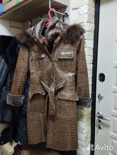 Дубленка натуральная женская с капюшоном