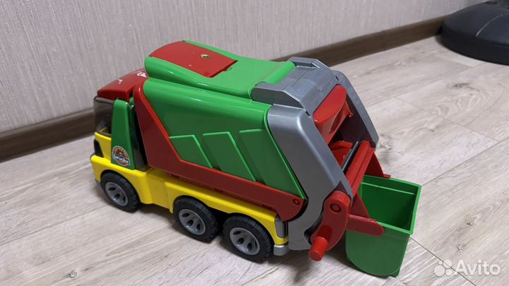 Мусоровоз bruder