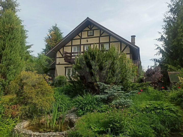 Коттедж 180 м² на участке 12 сот.