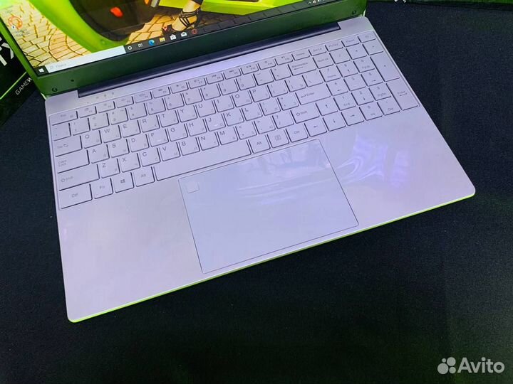 Ноутбук новый 15.6