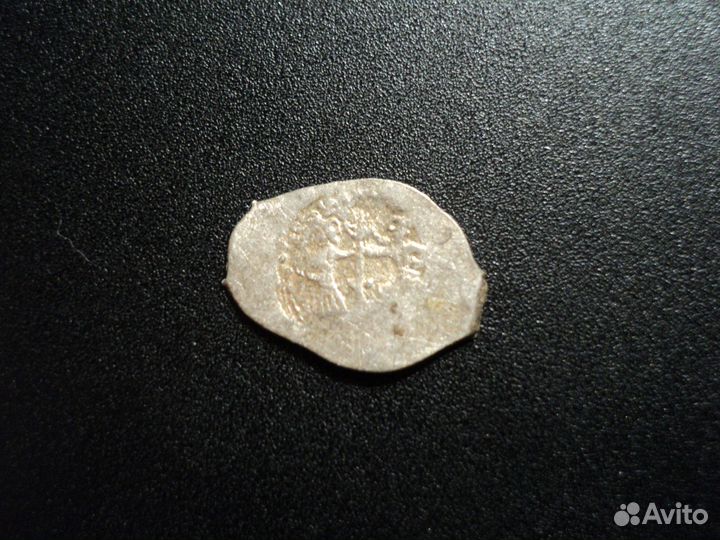 Денга Двое у дерева / голова. Василий 2 Тёмный