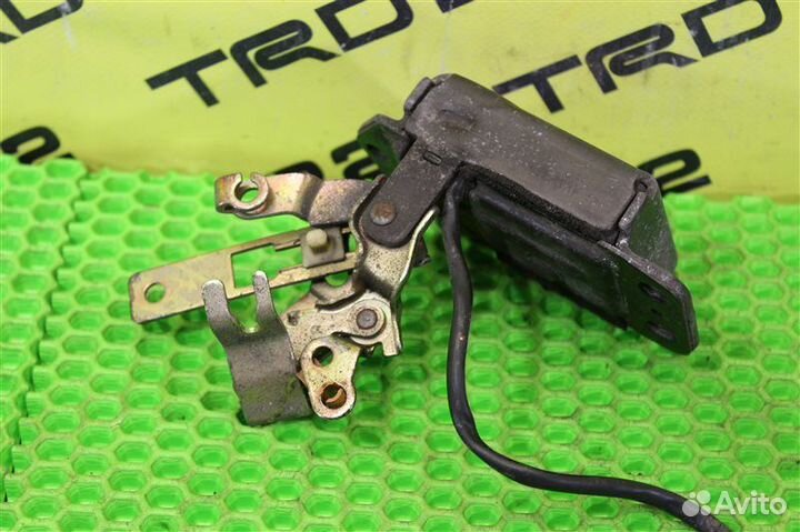 Замок багажника Toyota Town Ace Noah SR40 3S-FE