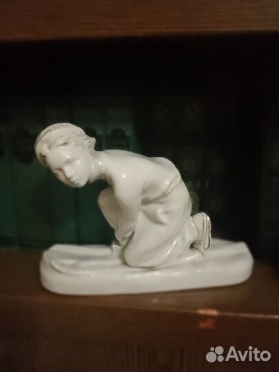 Лыжница.Песочное,Статуэтка