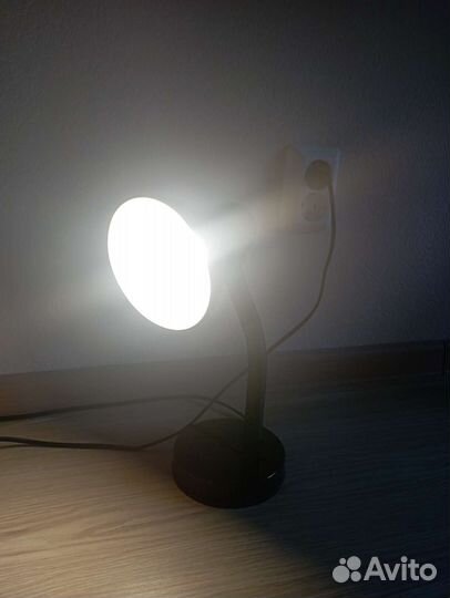 Лампа настольная