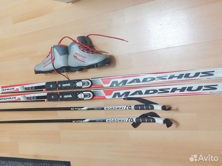 Беговые лыжи детские