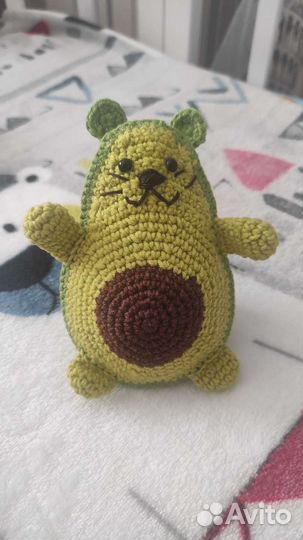 Котик-авокадо