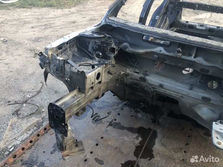 Четверть передняя правая Renault Megane 2 2006