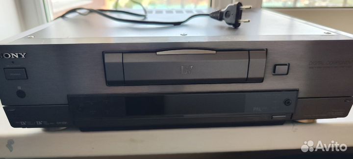 Vidео recorder Sony DHR 1000 VS